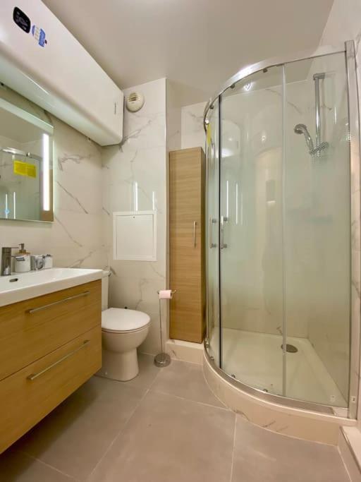 Suite Maximilien Near Disneyland Bussy-Saint-Georges Eksteriør billede
