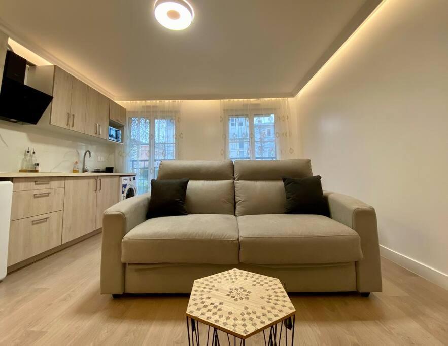 Suite Maximilien Near Disneyland Bussy-Saint-Georges Eksteriør billede